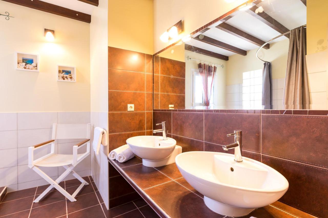 Villa St Nicholas House With Private Heated Pool Dassia  Bagian luar foto